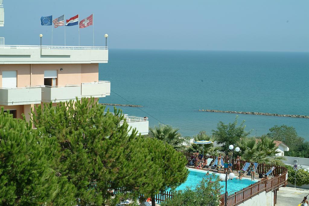 Residence Azzurro Massignano Ruang foto