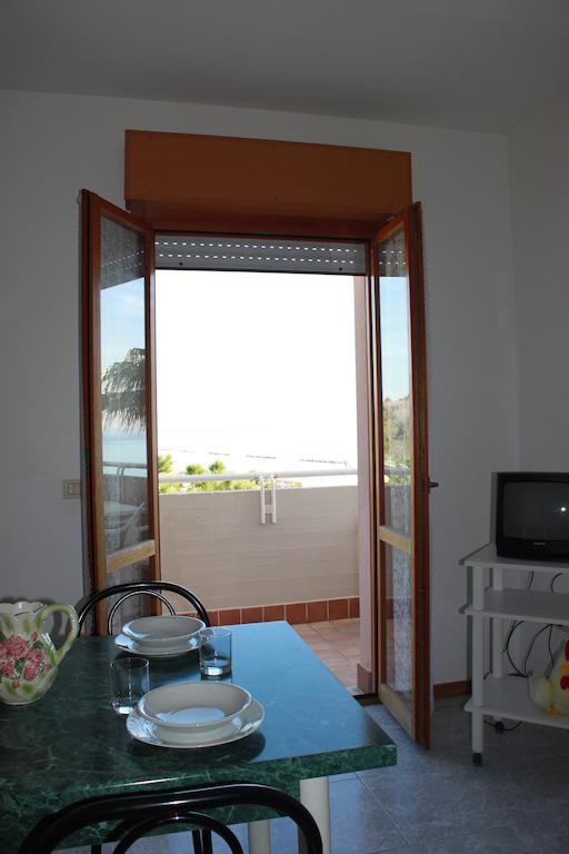 Residence Azzurro Massignano Ruang foto
