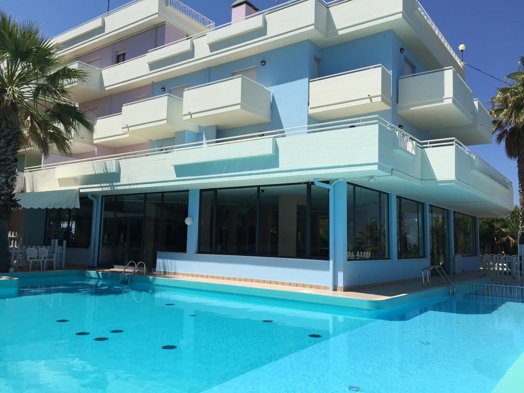 Residence Azzurro Massignano Bagian luar foto