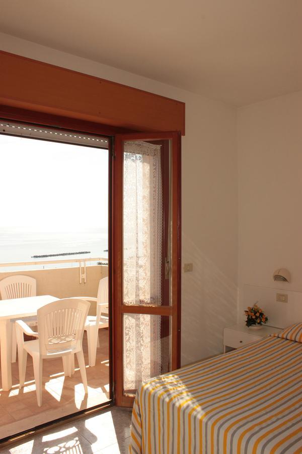 Residence Azzurro Massignano Bagian luar foto